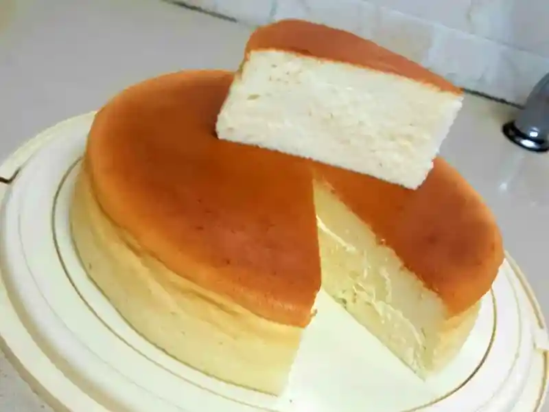 עוגת גבינה אפויה אוורירית